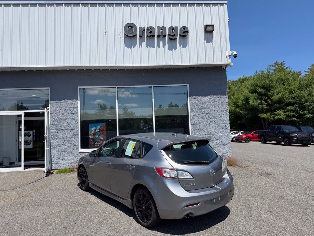 Used 2011 MAZDA MAZDA3 s Grand Touring w/ Tech Pkg FWD image 4