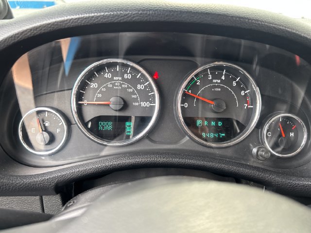 Used 2014 Jeep Wrangler Unlimited Sahara w/ Max Tow Package AWD/4WD image 15