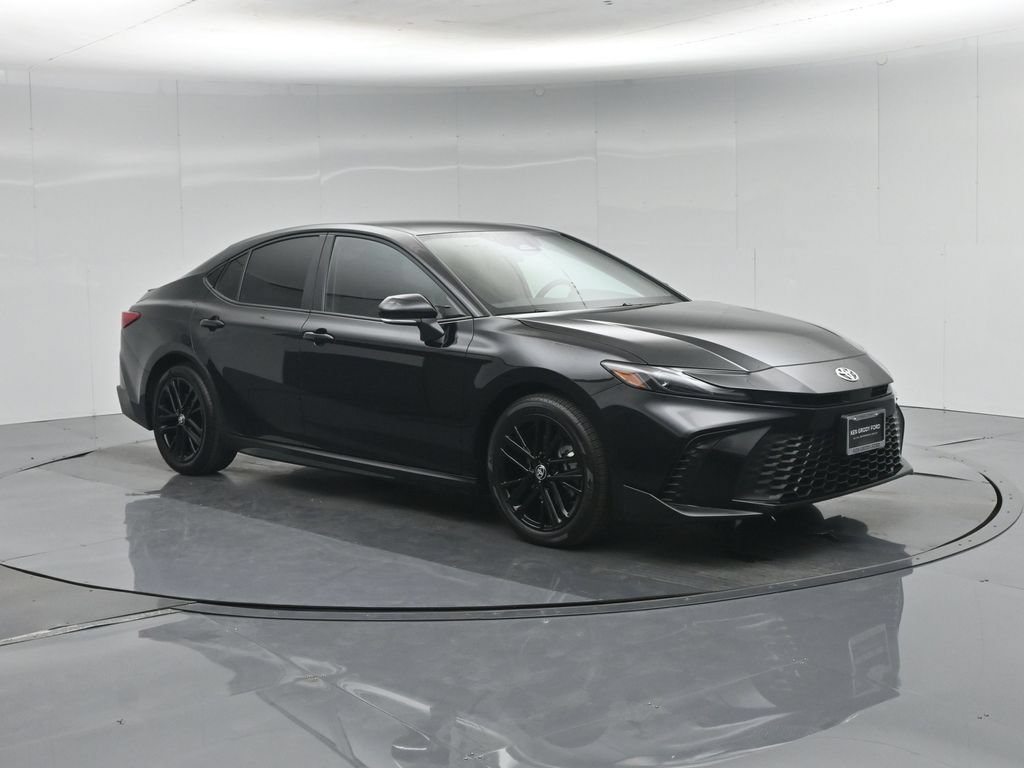 Used 2026 Toyota Camry SE FWD image 25