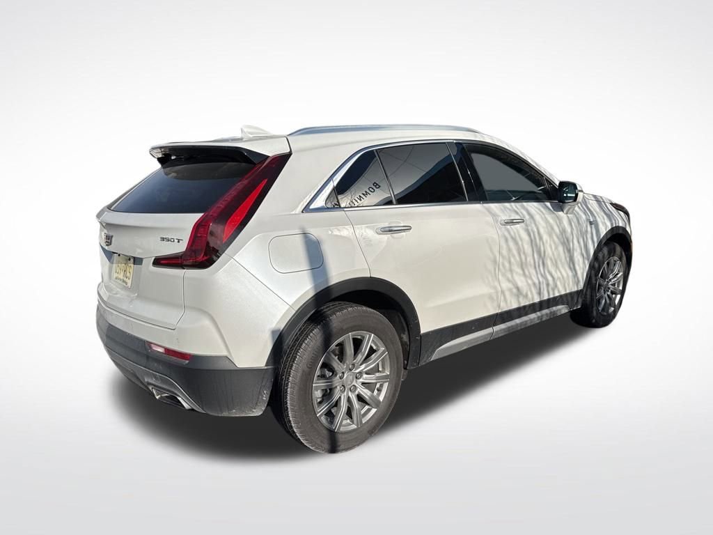 Certified 2022 Cadillac XT4 Premium Luxury w/ Enhanced Visibility Package image 3