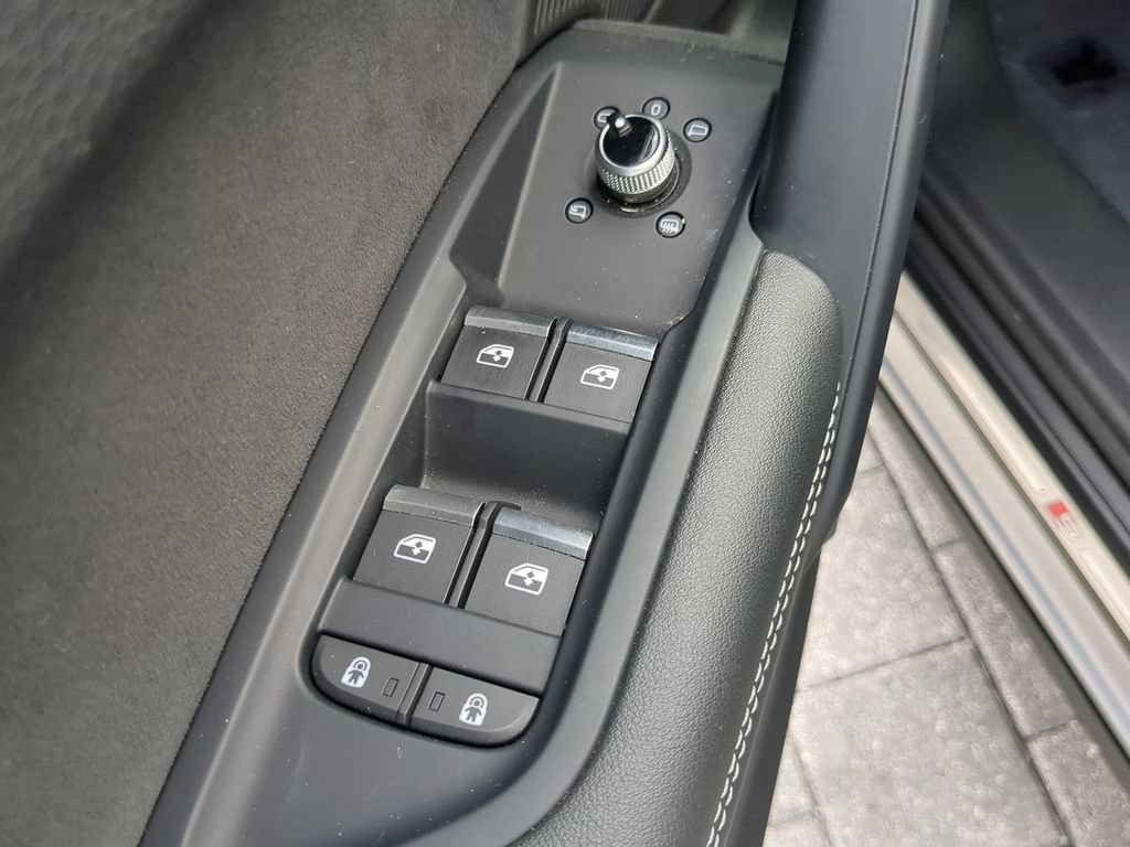 Used 2023 Audi Q5 e Prestige w/ Prestige Package AWD/4WD image 20