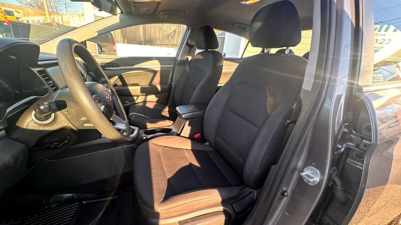 Used 2020 Hyundai Elantra SEL w/ Cargo Package (C1) image 9