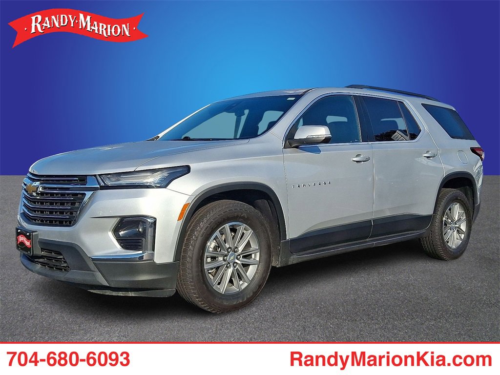 Used 2022 Chevrolet Traverse LT