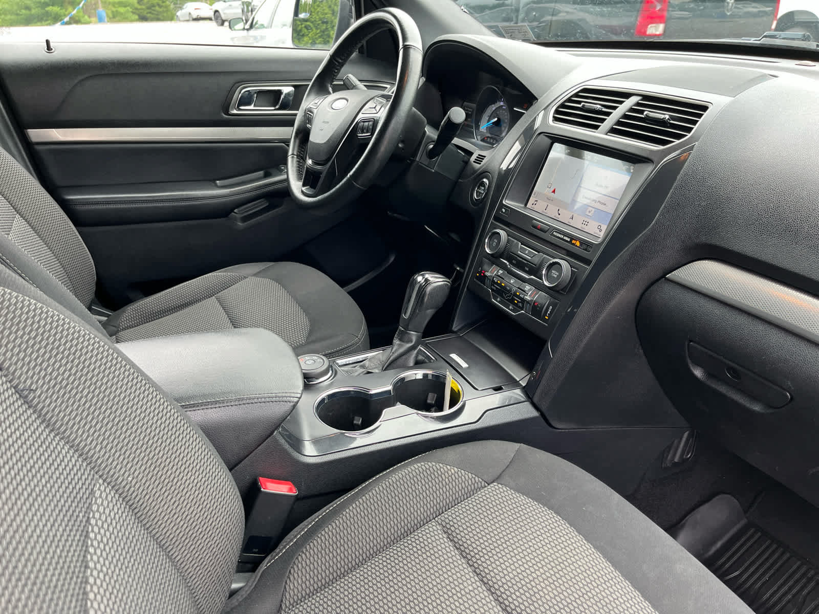 Used 2018 Ford Explorer XLT w/ Equipment Group 201A AWD/4WD image 40