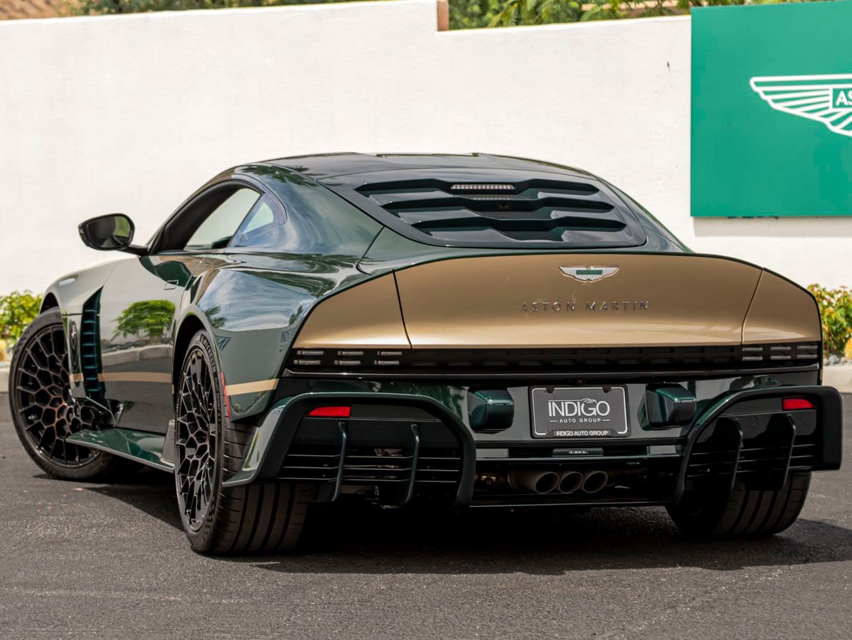 Used 2024 Aston Martin Valour RWD image 2
