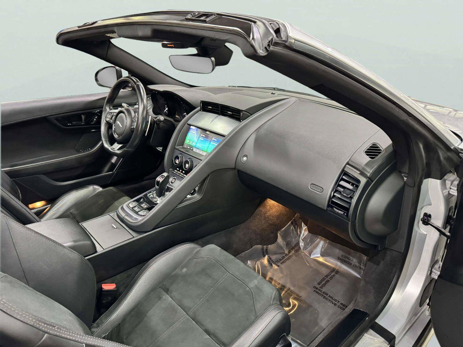 Used 2019 Jaguar F-TYPE Convertible RWD image 38