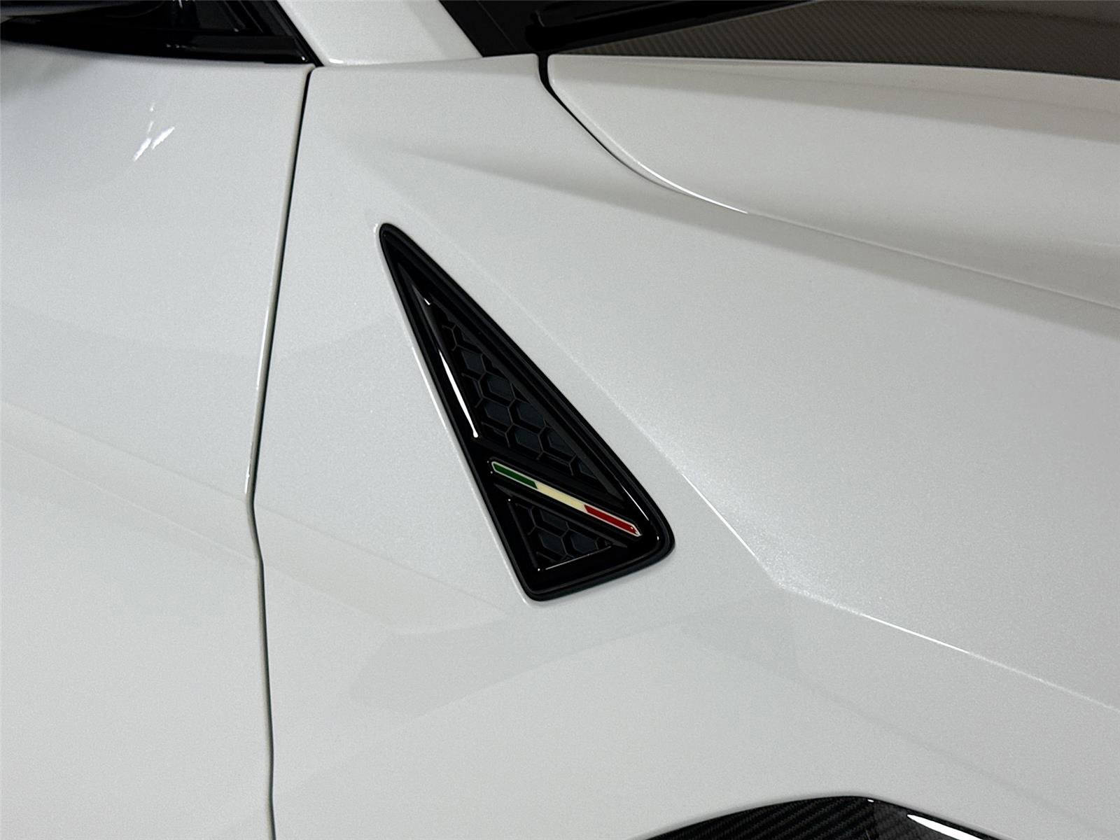 Used 2024 Lamborghini Urus Performante AWD/4WD image 39