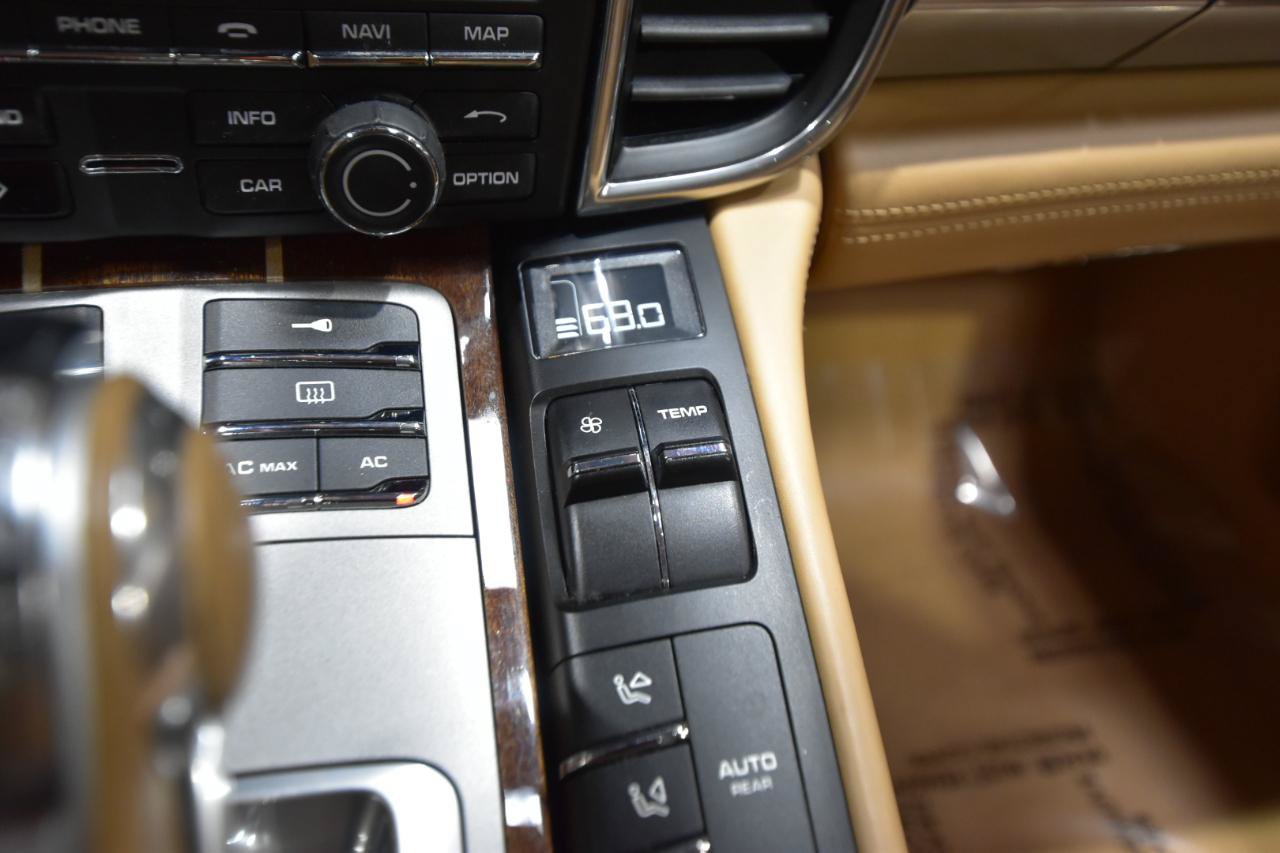Used 2010 Porsche Panamera Turbo AWD/4WD image 36