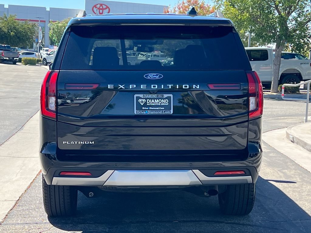 Used 2025 Ford Expedition Platinum w/ Driver's Package AWD/4WD image 6
