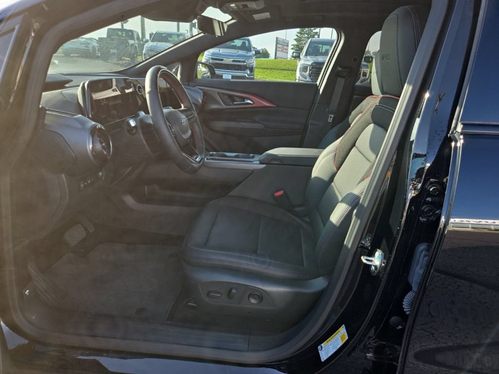 Certified 2026 Chevrolet Equinox EV RS w/ Active Safety Package 3 AWD/4WD image 17