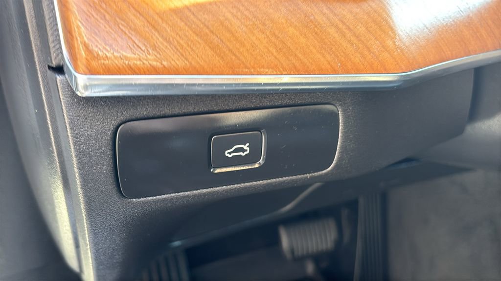 Certified 2023 Volvo XC90 B6 Core w/ Protection Package Premier image 14