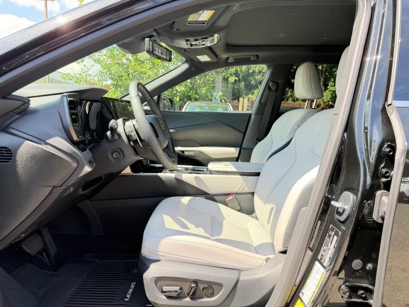 Used 2026 Lexus RX 350 w/ Convenience Package AWD/4WD image 11