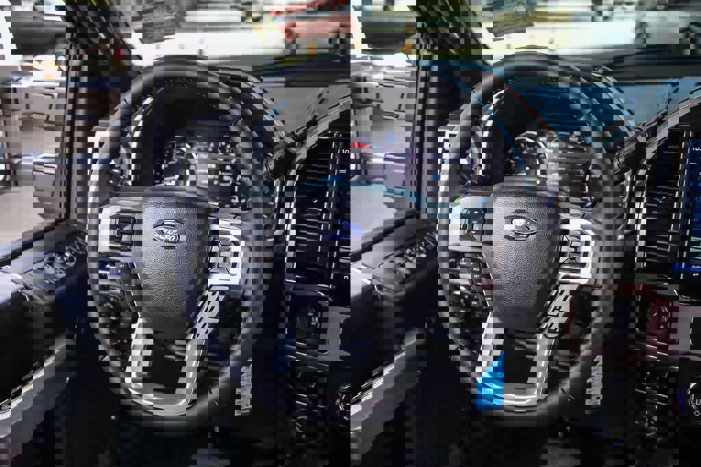 Used 2022 Ford F250 Lariat w/ Tremor Off-Road Package image 16