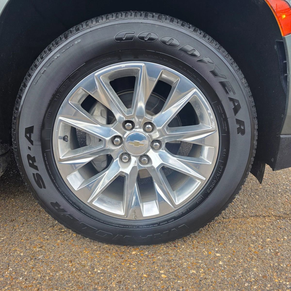 Used 2023 Chevrolet Suburban Premier RWD image 28