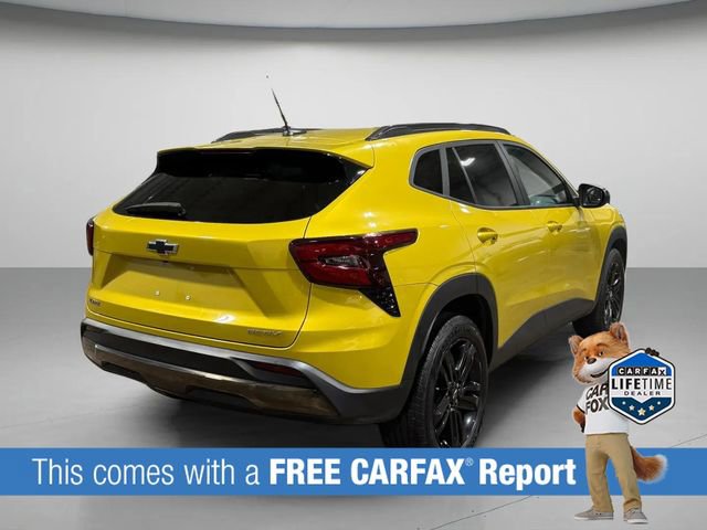 Used 2024 Chevrolet Trax ACTIV w/ Sunroof Package image 3