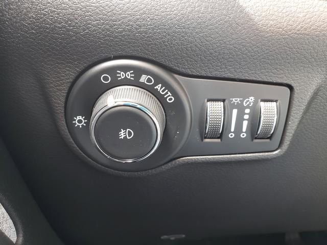 Used 2022 Jeep Compass Latitude image 28