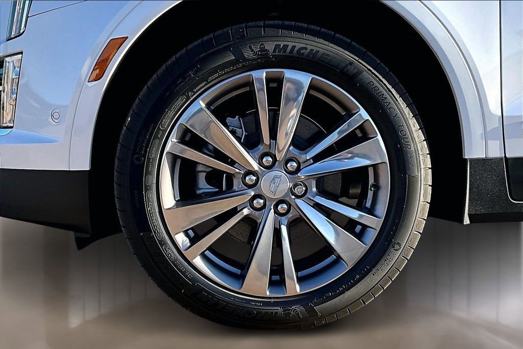 New 2026 Cadillac XT5 Premium Luxury w/ Driver Assist Package FWD image 12