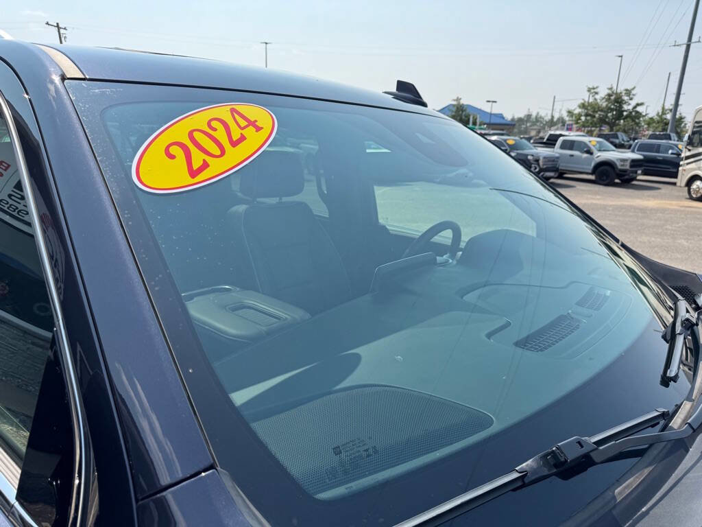 Used 2024 GMC Yukon XL SLT image 35