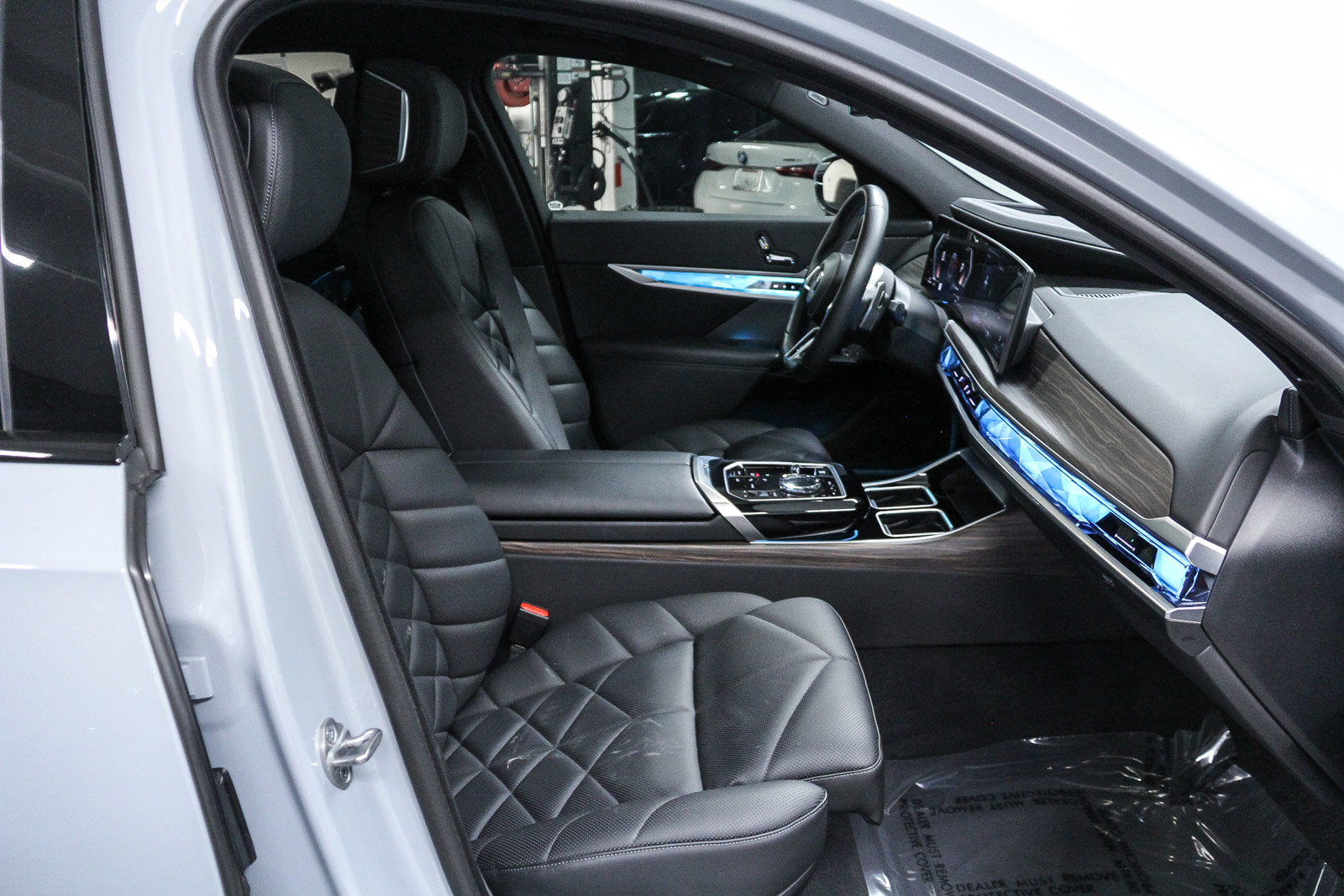 Certified 2023 BMW 740i w/ Parking Assistance Package image 18