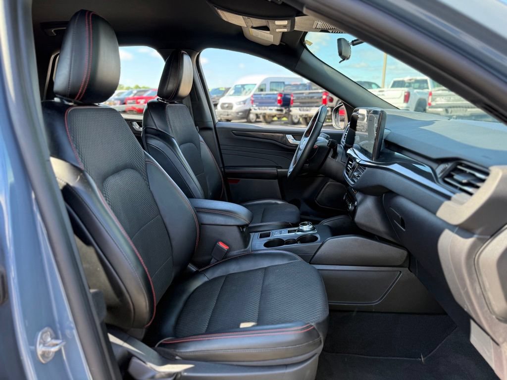 Certified 2024 Ford Escape ST-Line w/ Tech Pack #1 AWD/4WD image 13