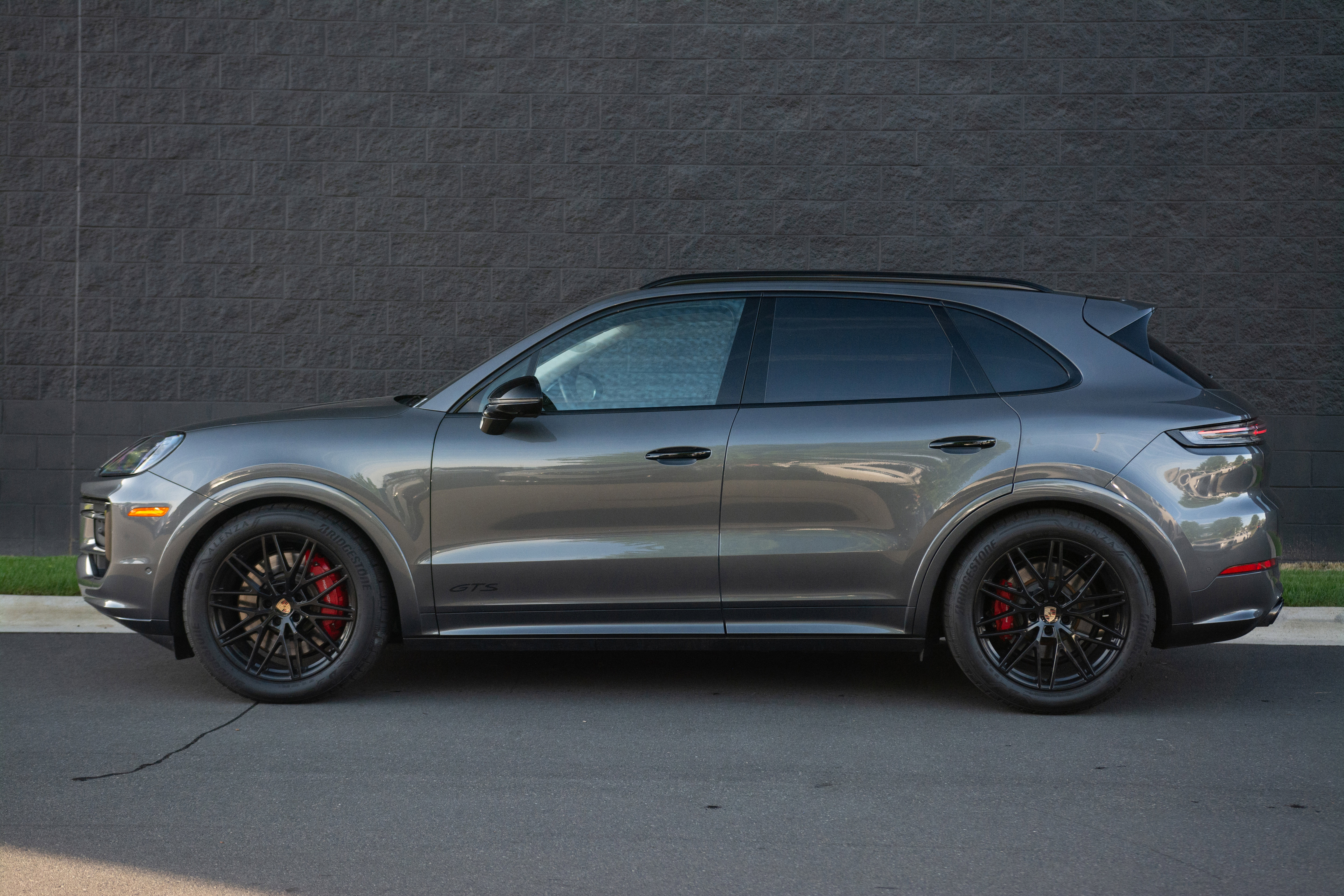 Certified 2025 Porsche Cayenne GTS image 2