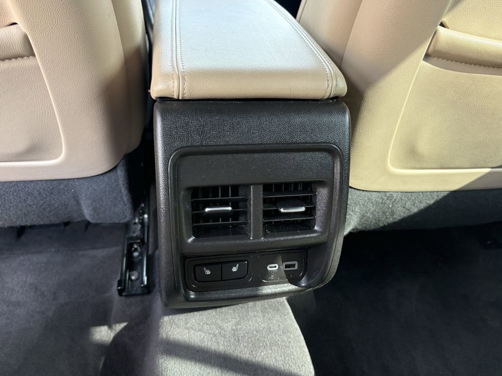 Used 2024 Cadillac XT4 Luxury w/ Cold Weather Package image 22