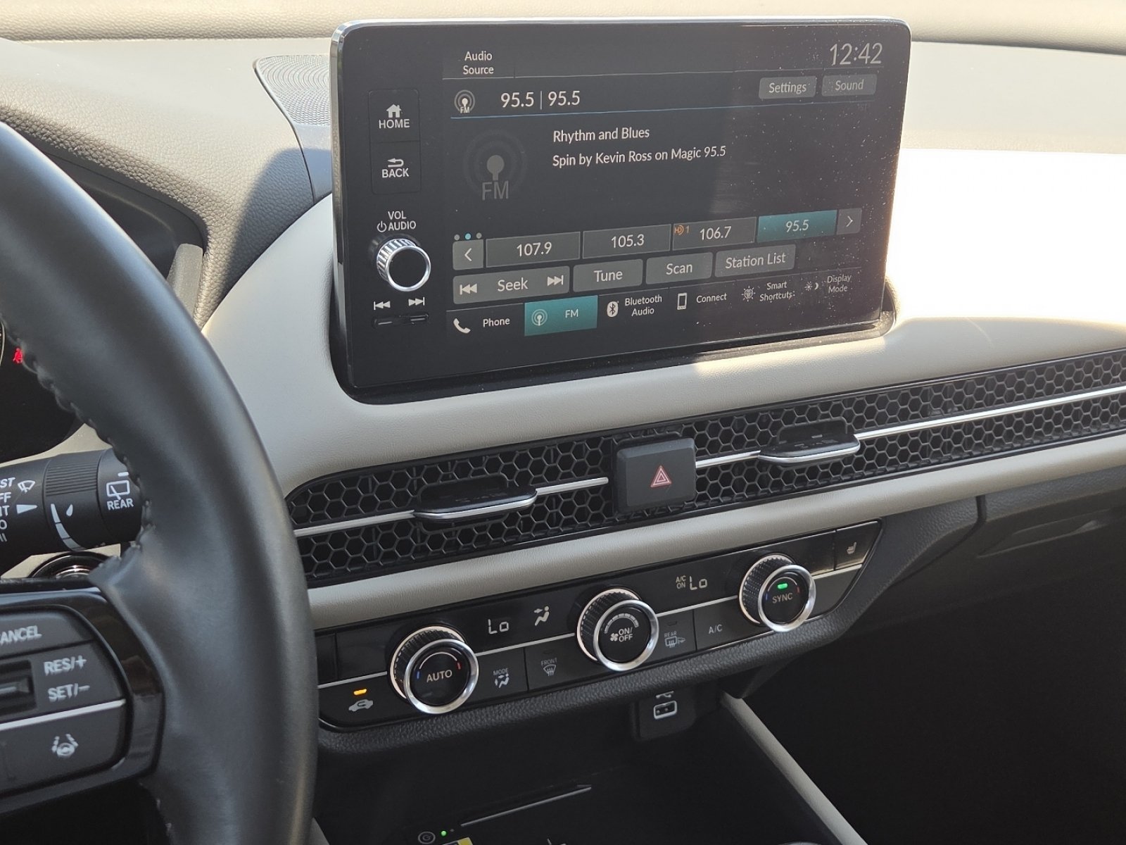 Used 2025 Honda HR-V EX-L image 28