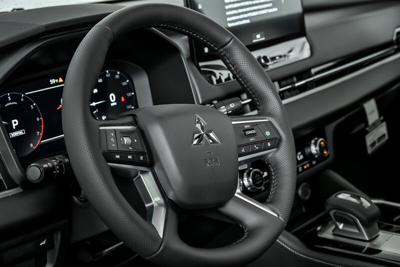 New 2026 Mitsubishi Outlander SEL AWD/4WD image 18