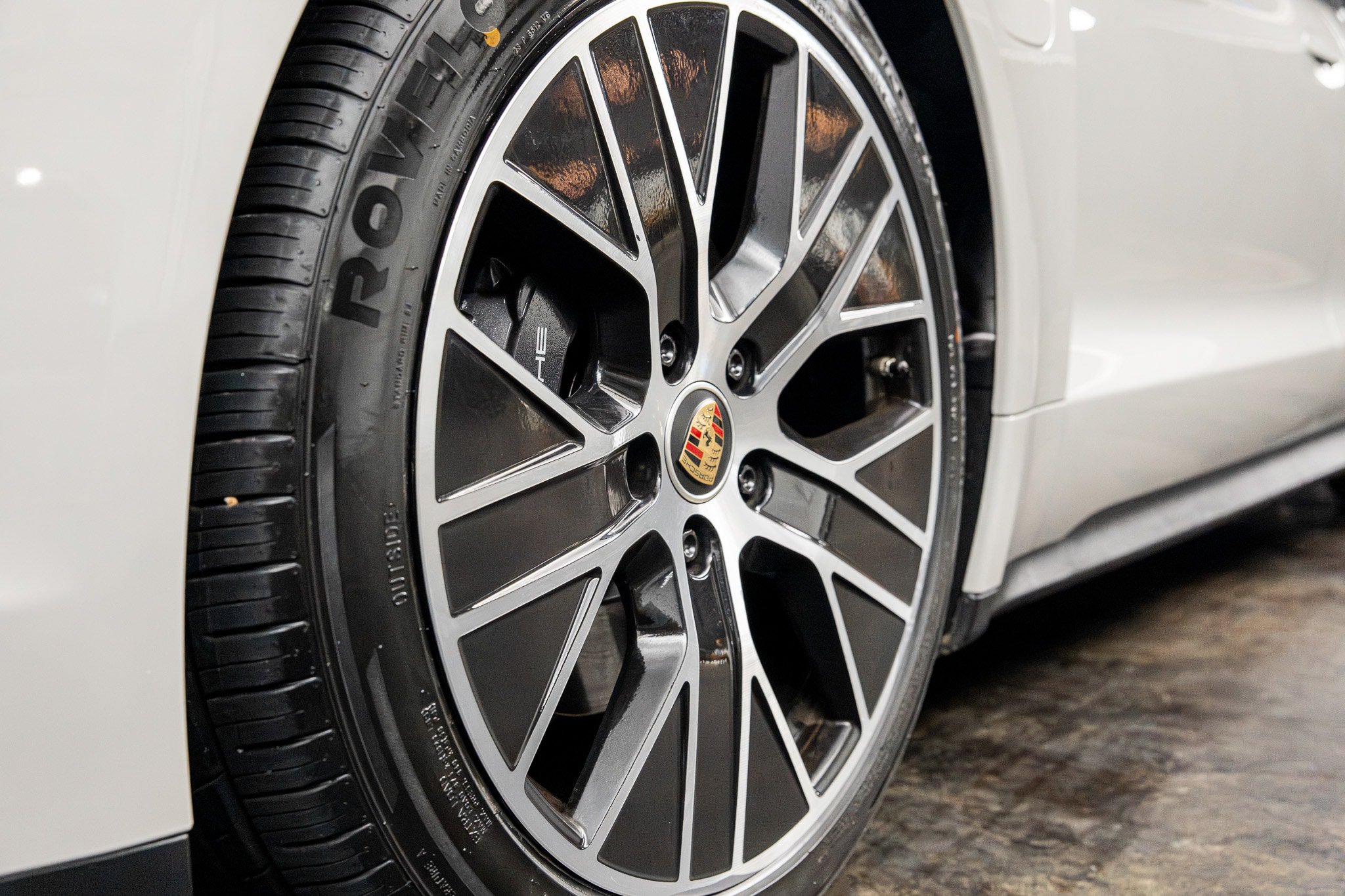 Used 2021 Porsche Taycan RWD image 12