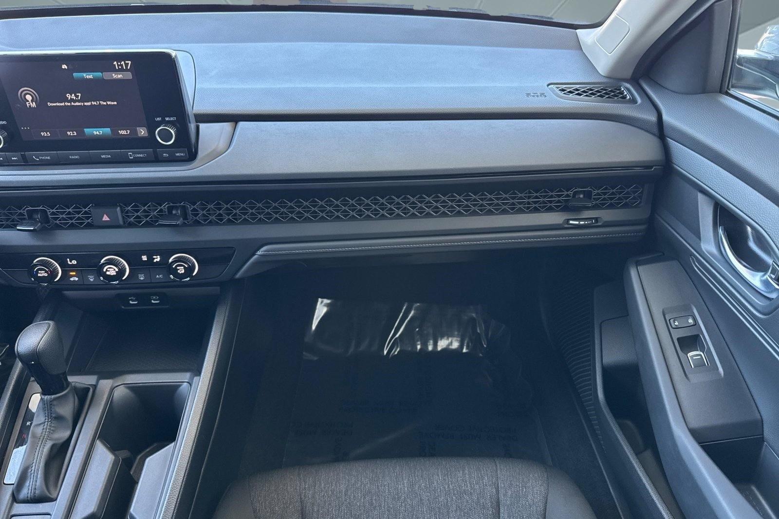 Certified 2025 Honda Accord SE image 30