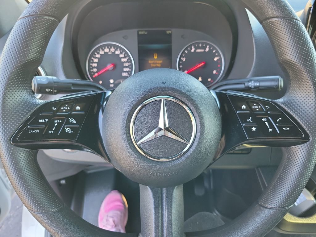 Used 2025 Mercedes-Benz Sprinter 2500 image 43