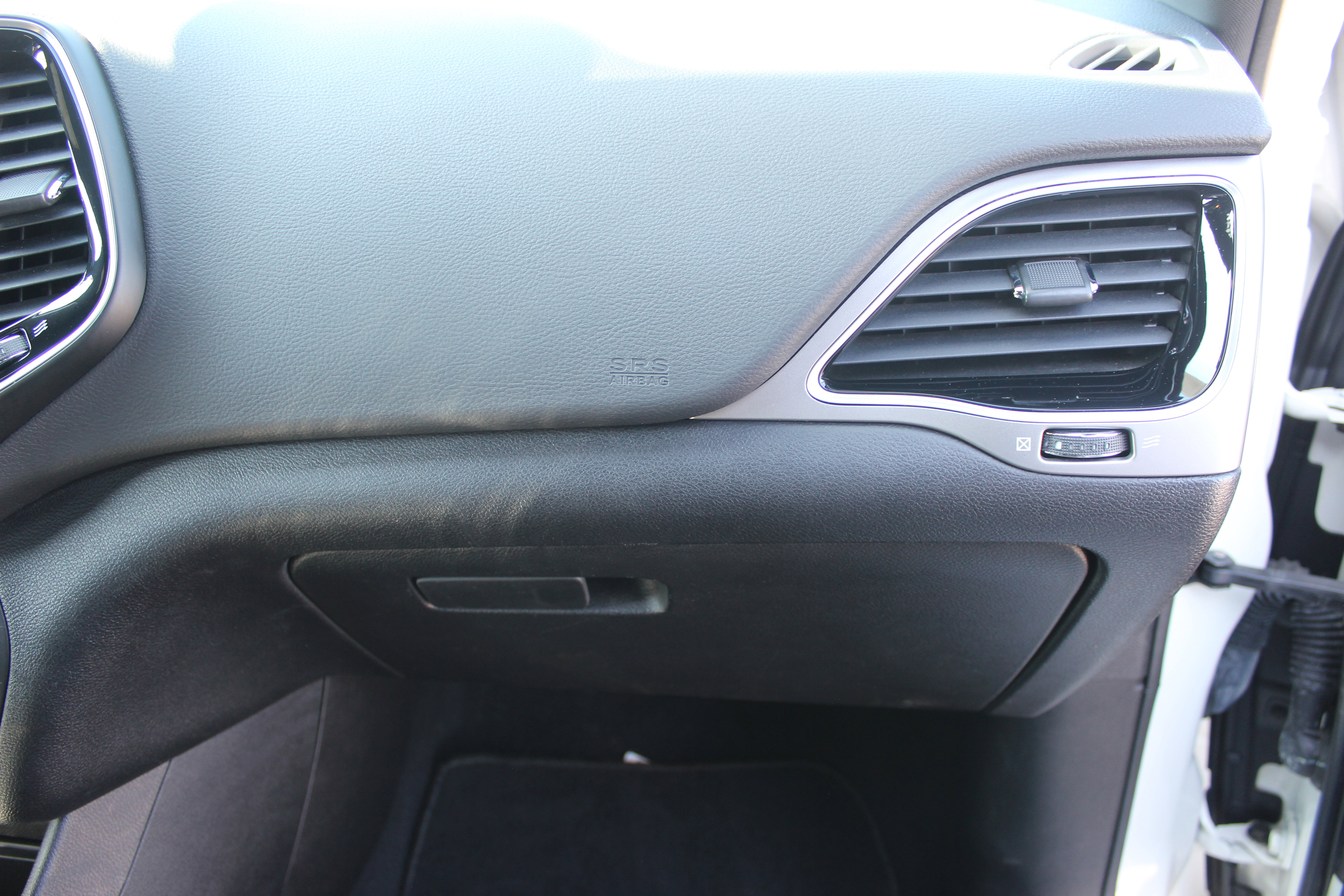 Used 2019 Jeep Cherokee High Altitude image 46