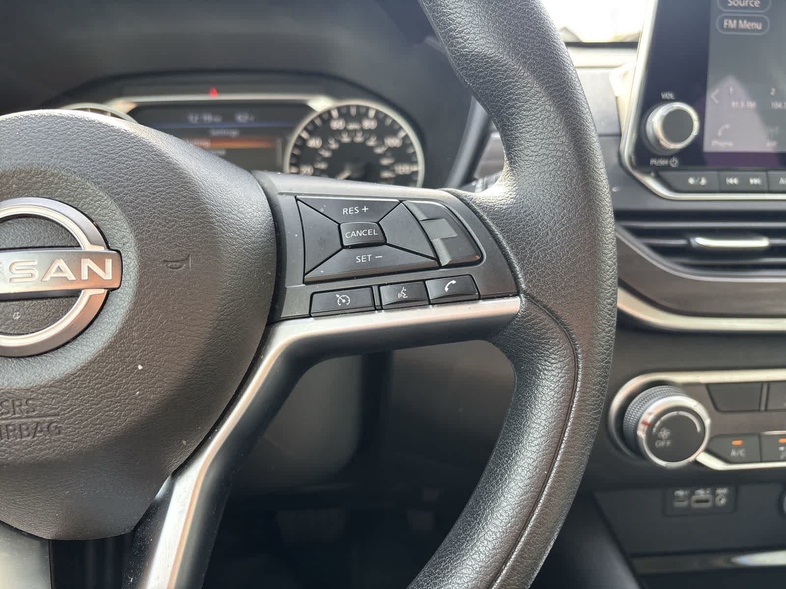 Used 2024 Nissan Altima 2.5 SV FWD image 11