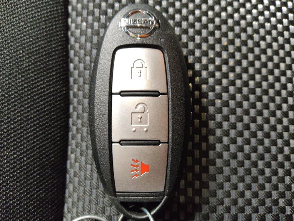 Used 2020 Nissan Pathfinder S image 32