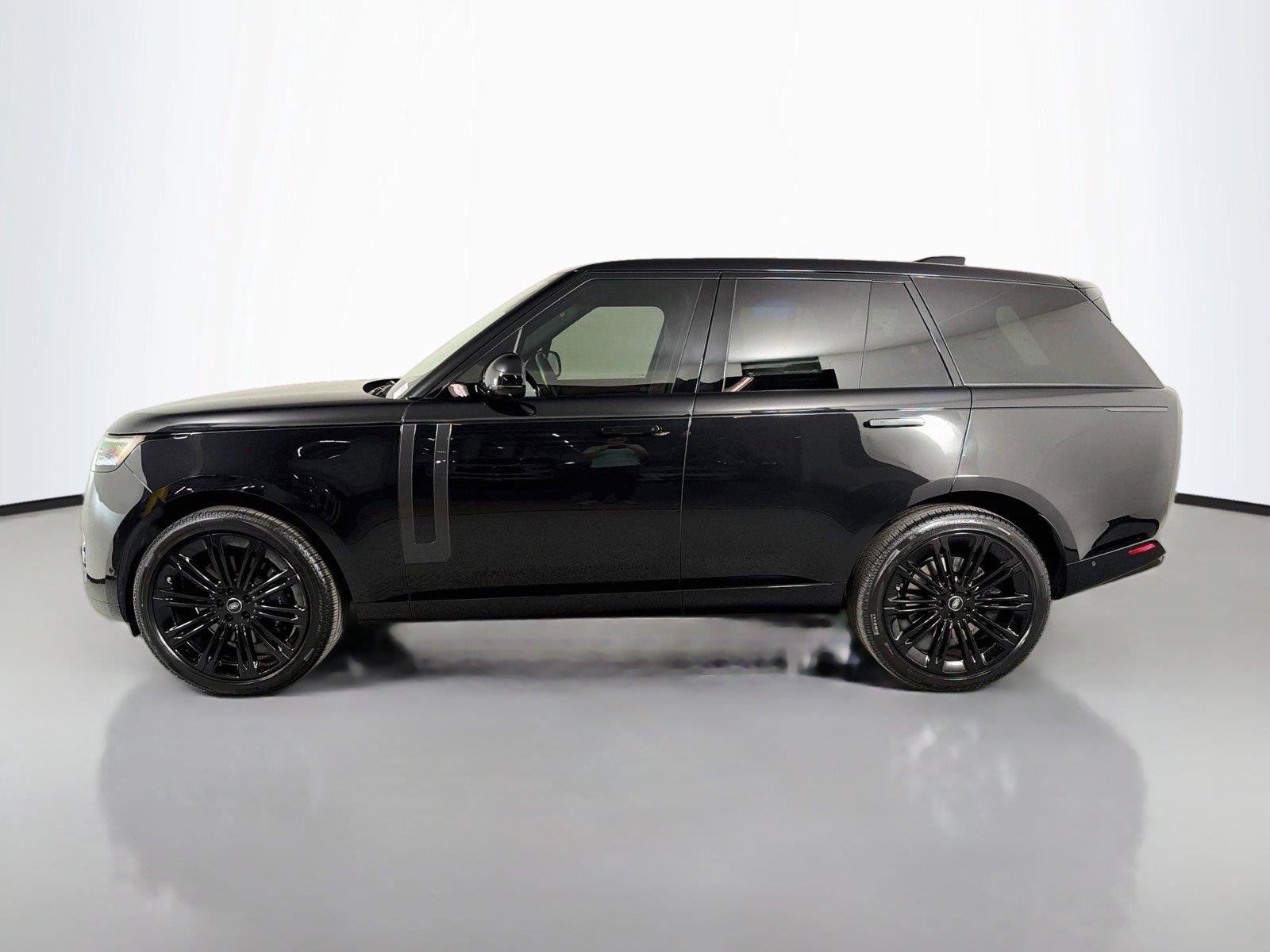 Certified 2025 Land Rover Range Rover SE AWD/4WD image 8