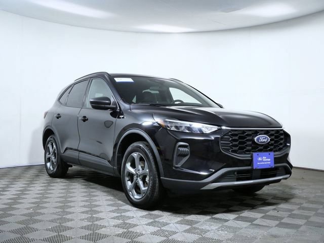 Certified 2025 Ford Escape ST-Line AWD/4WD image 1