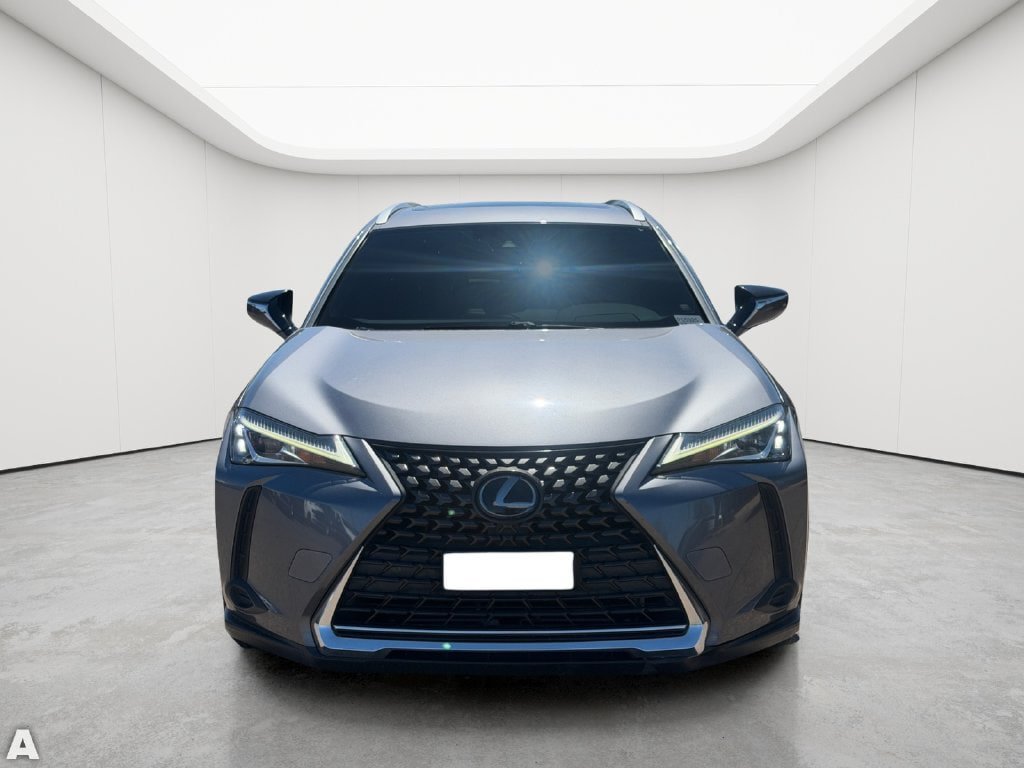 Used 2020 Lexus UX 200 w/ Premium Package FWD image 9