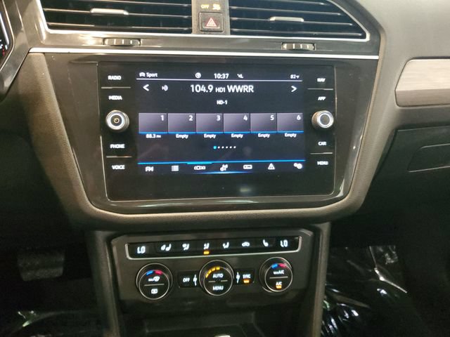 Used 2021 Volkswagen Tiguan SEL AWD/4WD image 18