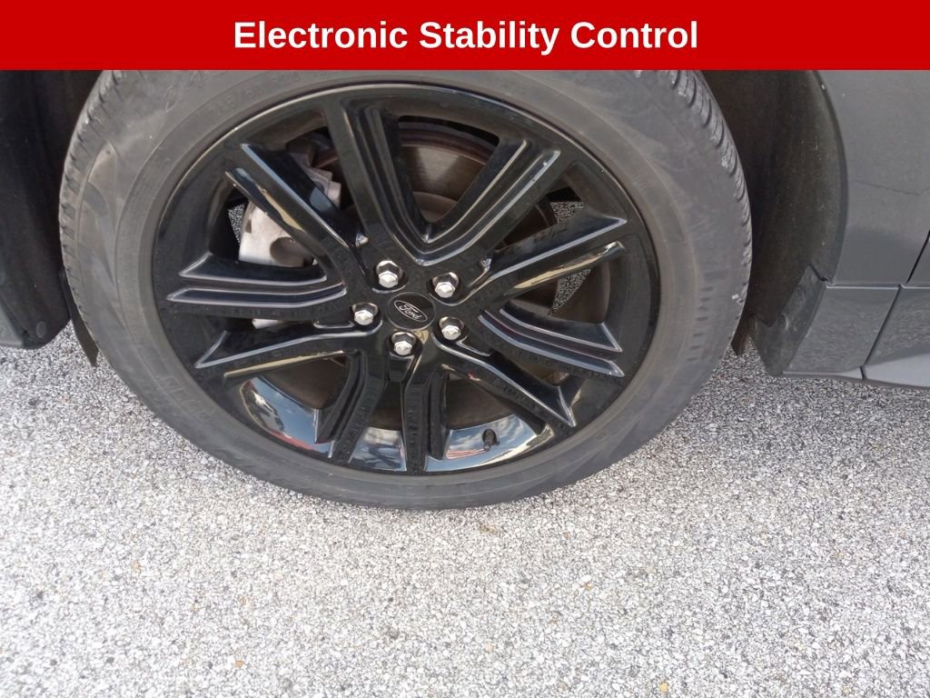 Used 2021 Ford Edge ST-Line w/ Cold Weather Package image 16