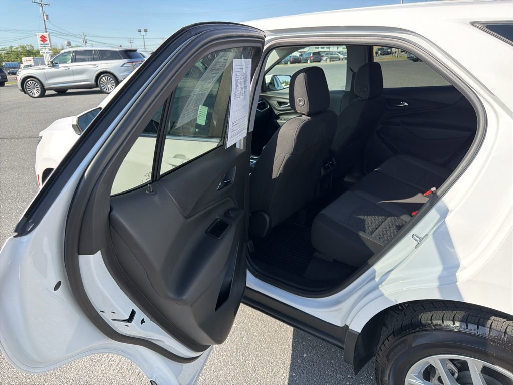 Used 2022 Chevrolet Equinox LT AWD/4WD image 16