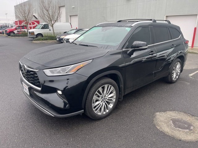 Used 2024 Toyota Highlander Platinum image 1