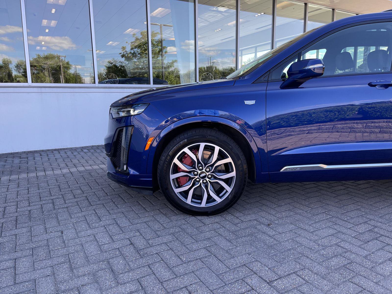 Used 2024 Cadillac XT6 Sport w/ Technology Package AWD/4WD image 9