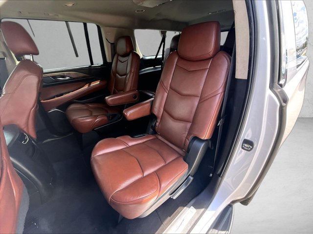 Used 2017 Cadillac Escalade ESV Luxury RWD image 25