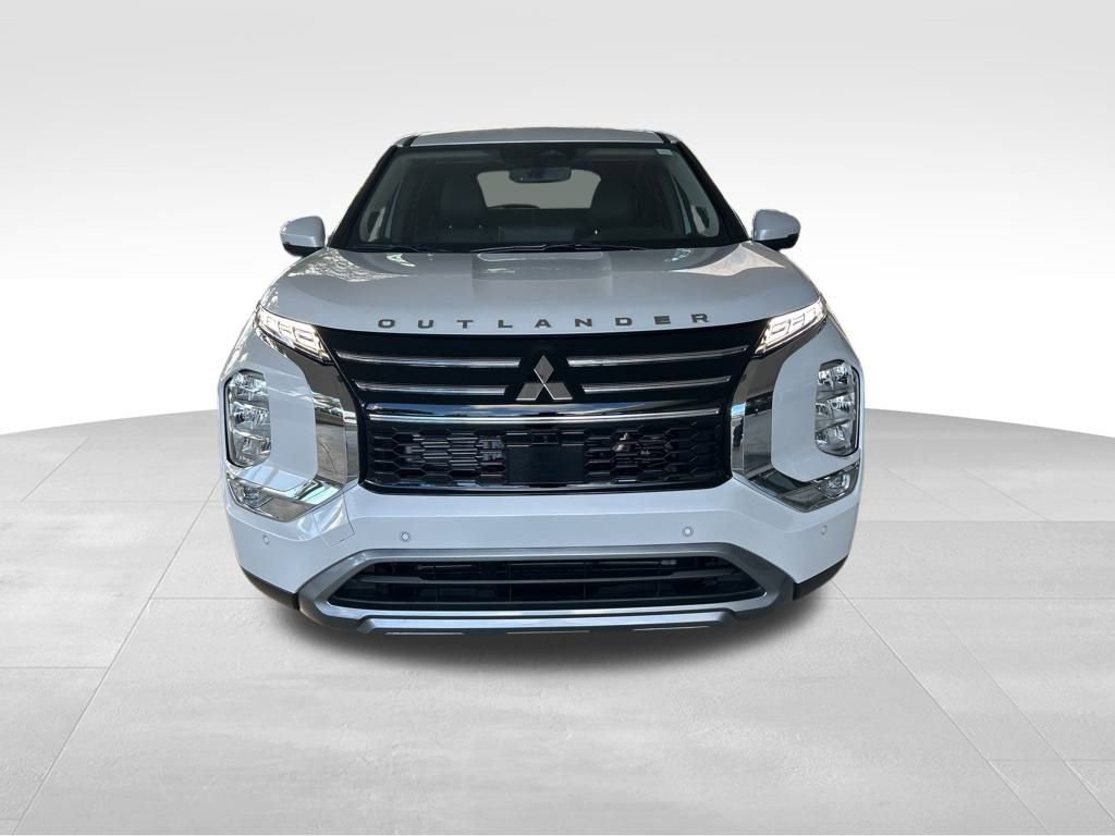 New 2026 Mitsubishi Outlander SE image 13