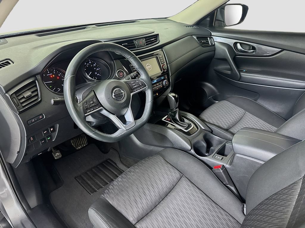 Used 2018 Nissan Rogue SV image 9