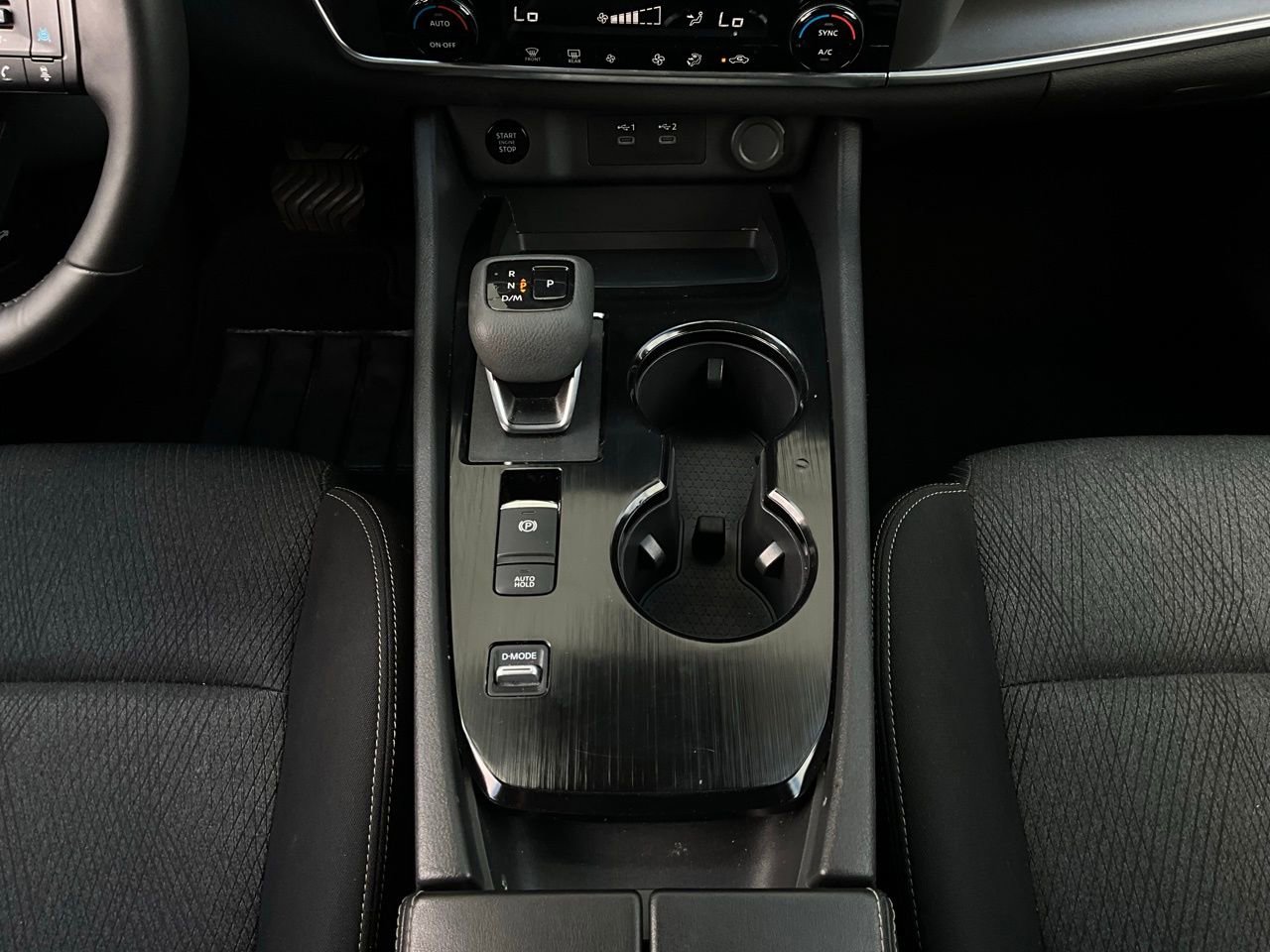 Used 2025 Nissan Rogue SV image 15