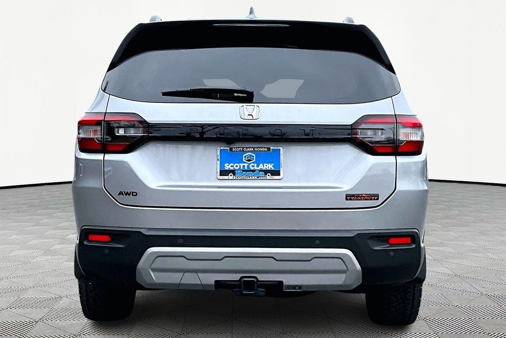 Used 2025 Honda Pilot TrailSport image 7