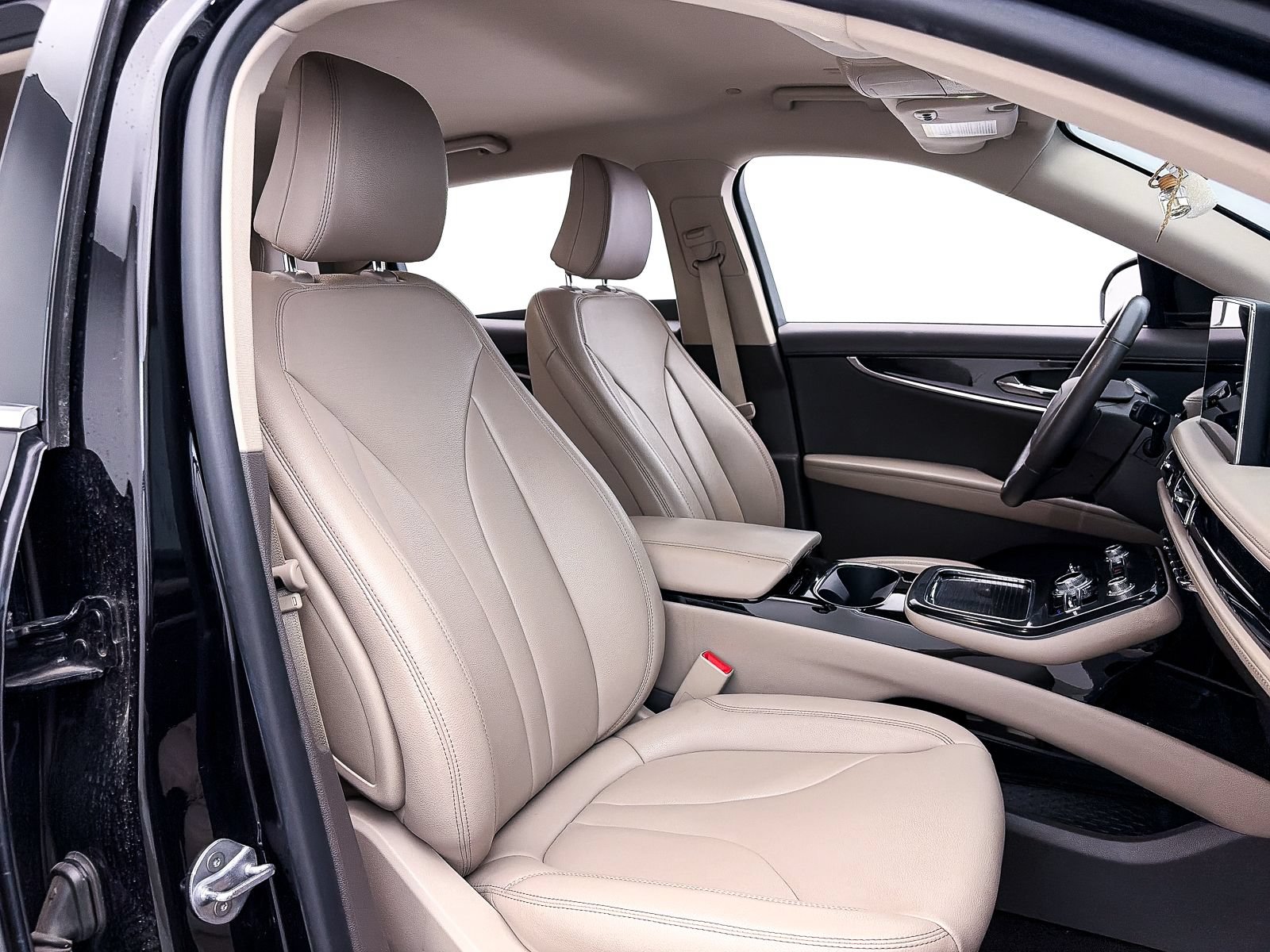 Used 2023 Lincoln Nautilus FWD w/ Premium Package image 34