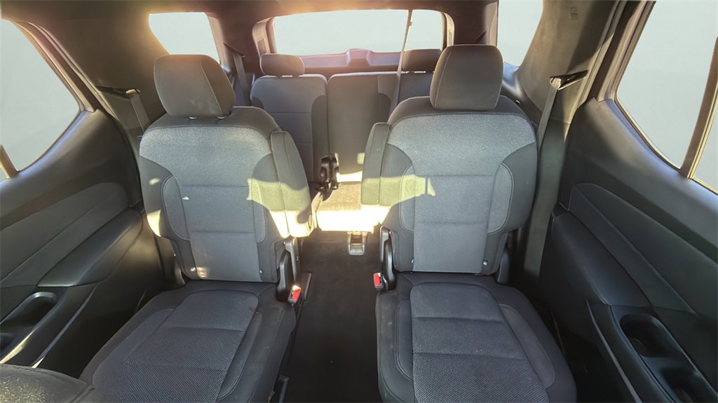 Used 2023 Chevrolet Traverse LT image 13