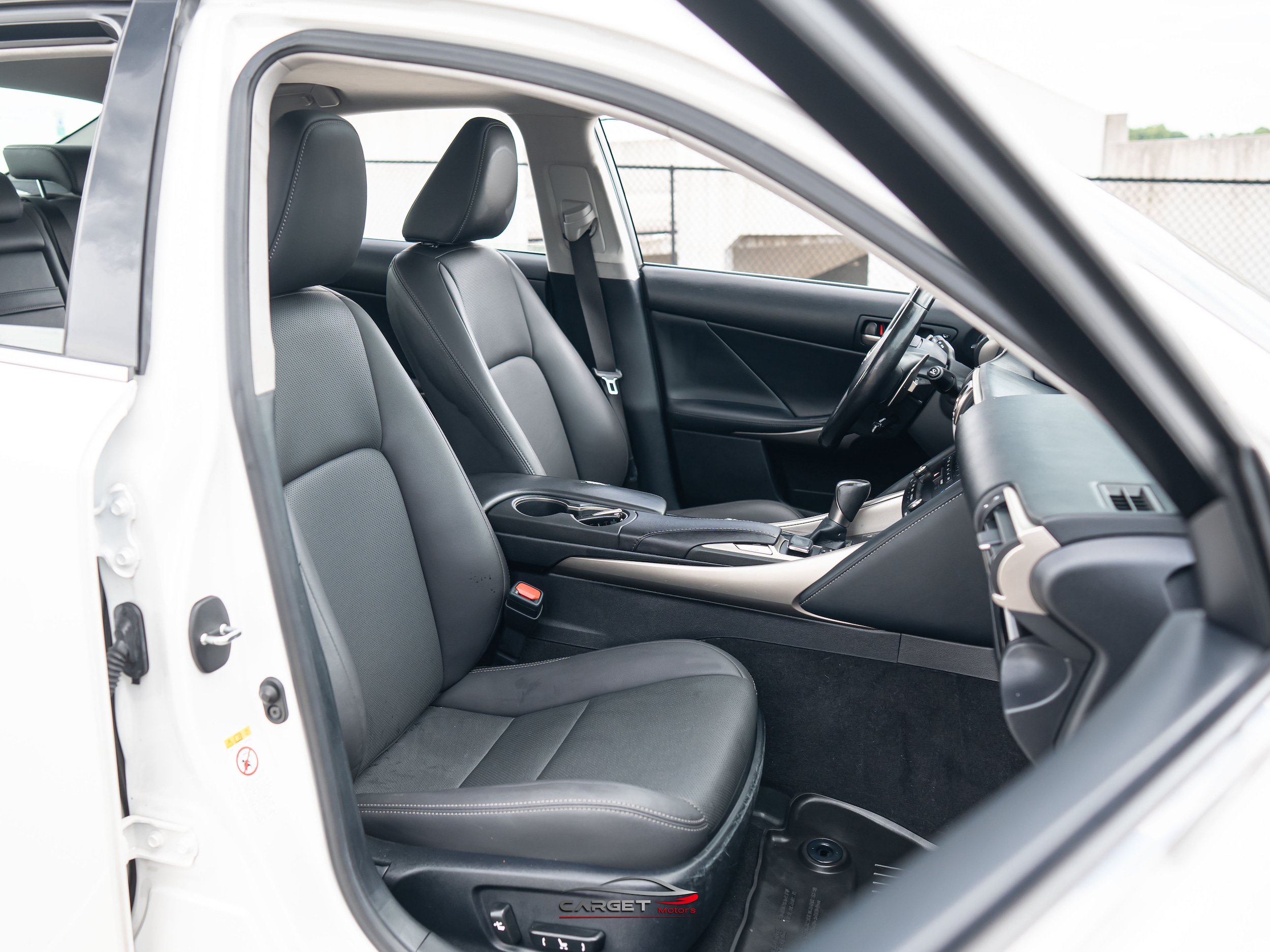 Used 2018 Lexus IS 300 AWD w/ Comfort Package image 17